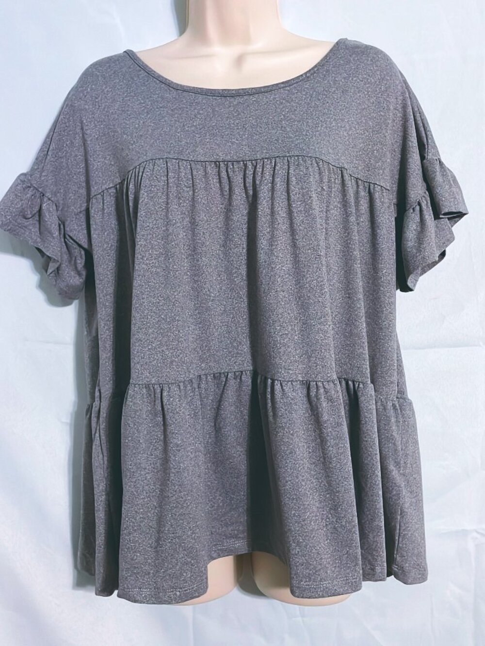Ninexis Cute Gray Top Size S